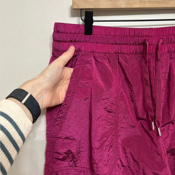 NWT Old Navy High-Waisted Shiny Nylon Bermuda Shorts in Flamingo - Size L - Picture 3 of 7